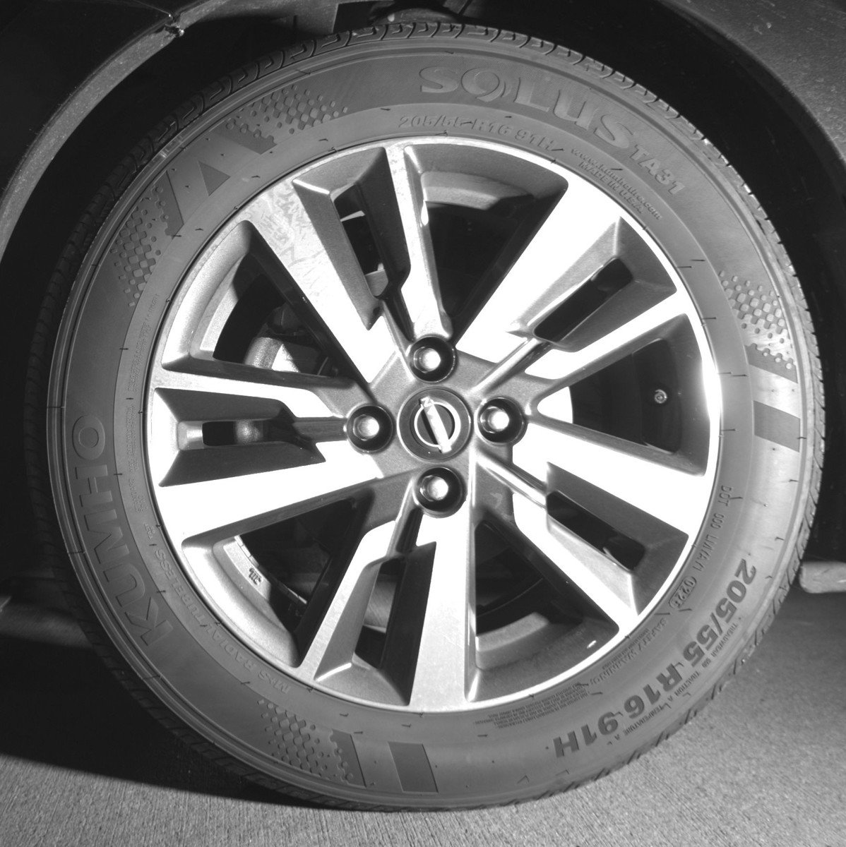 Used 2025 Nissan Versa SV image 12