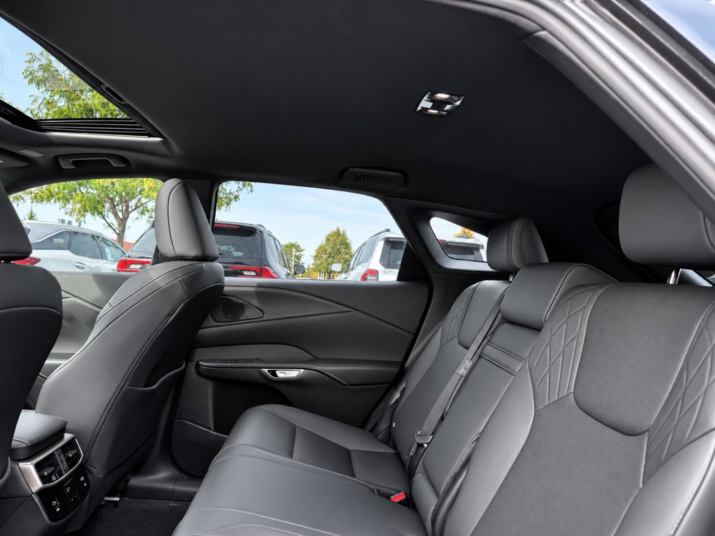Used 2024 Lexus RX 350 Premium w/ Accessory Package (Z1) AWD/4WD image 15