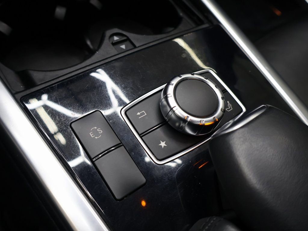 Used 2016 Mercedes-Benz E 400 4MATIC Sedan w/ Driver Assistance Package image 25