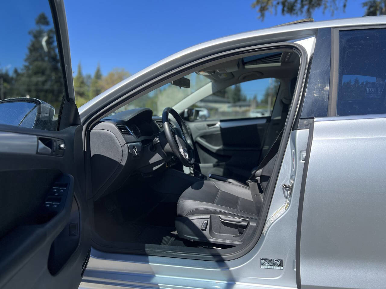 Used 2013 Volkswagen Jetta SE FWD image 10