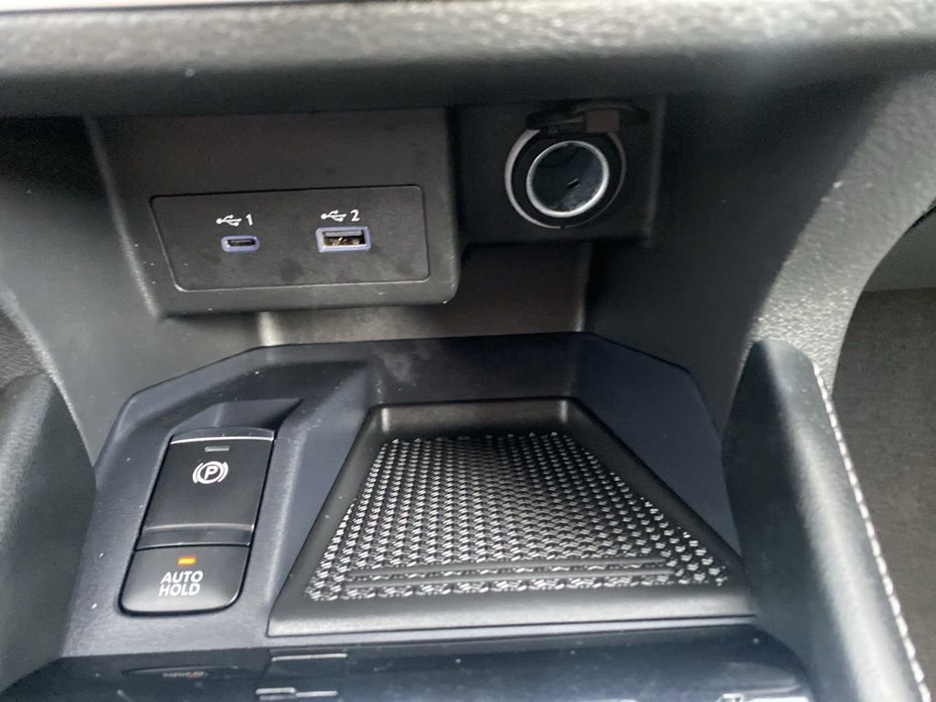 Used 2024 Nissan Kicks SV image 25