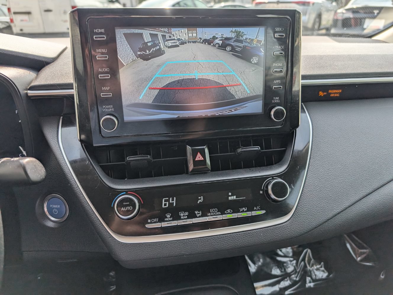 Used 2020 Toyota Corolla LE FWD image 23