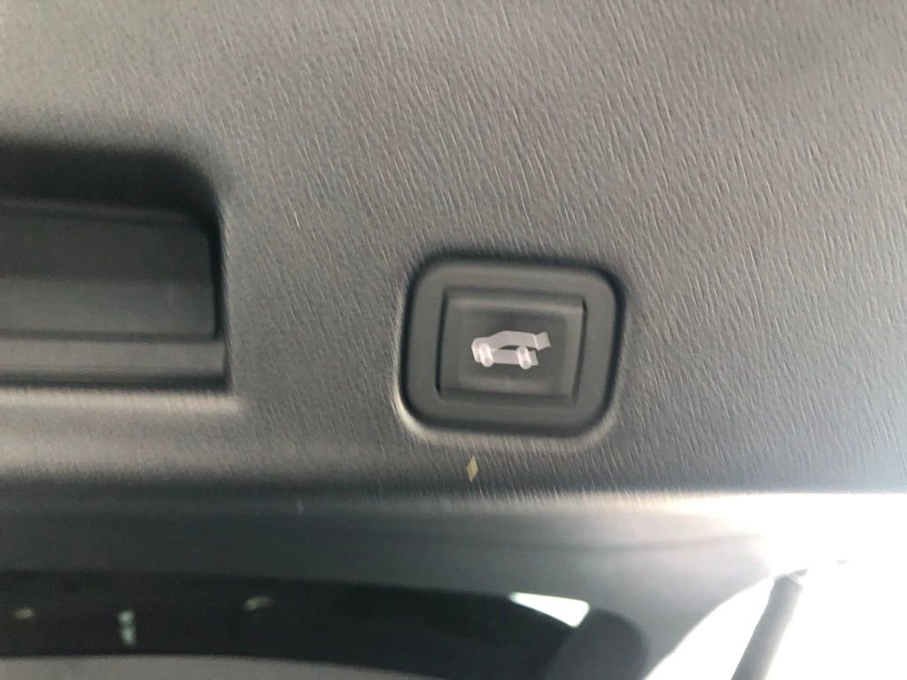 Used 2024 Chevrolet Traverse RS image 10