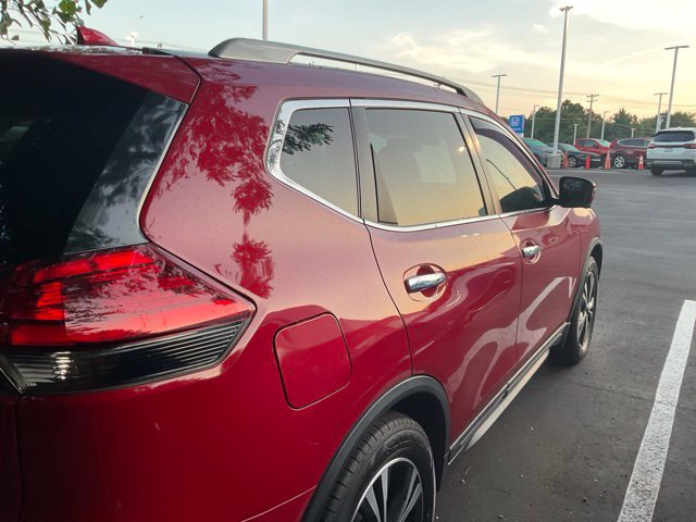 Used 2017 Nissan Rogue SL w/ SL Premium Package FWD image 7