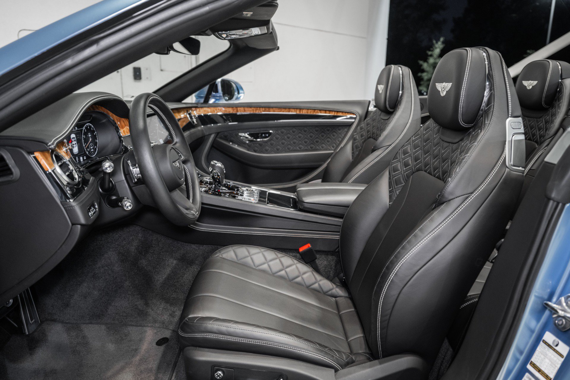 Certified 2022 Bentley Continental GT V8 AWD/4WD image 18