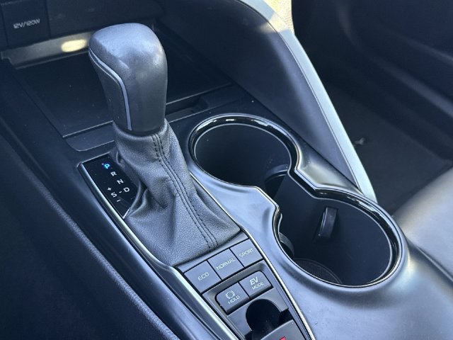 Used 2020 Toyota Camry SE FWD image 20