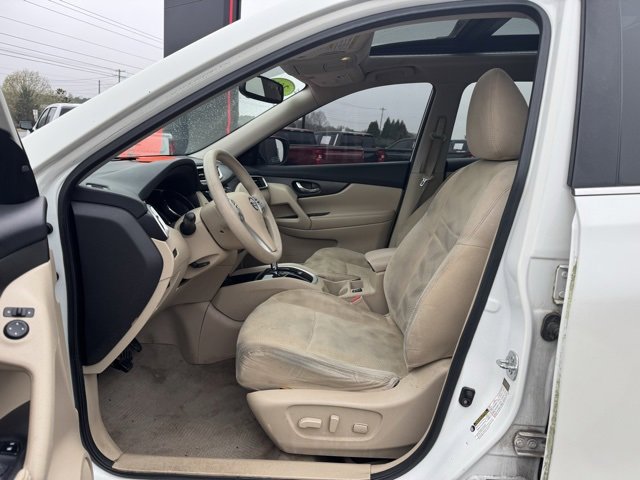 Used 2015 Nissan Rogue SV w/ SV Premium Package image 21