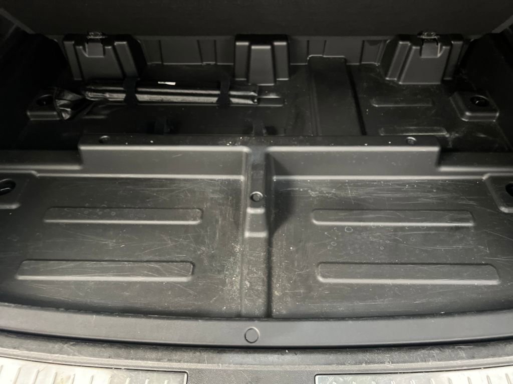 Used 2024 Chevrolet Suburban RST image 40