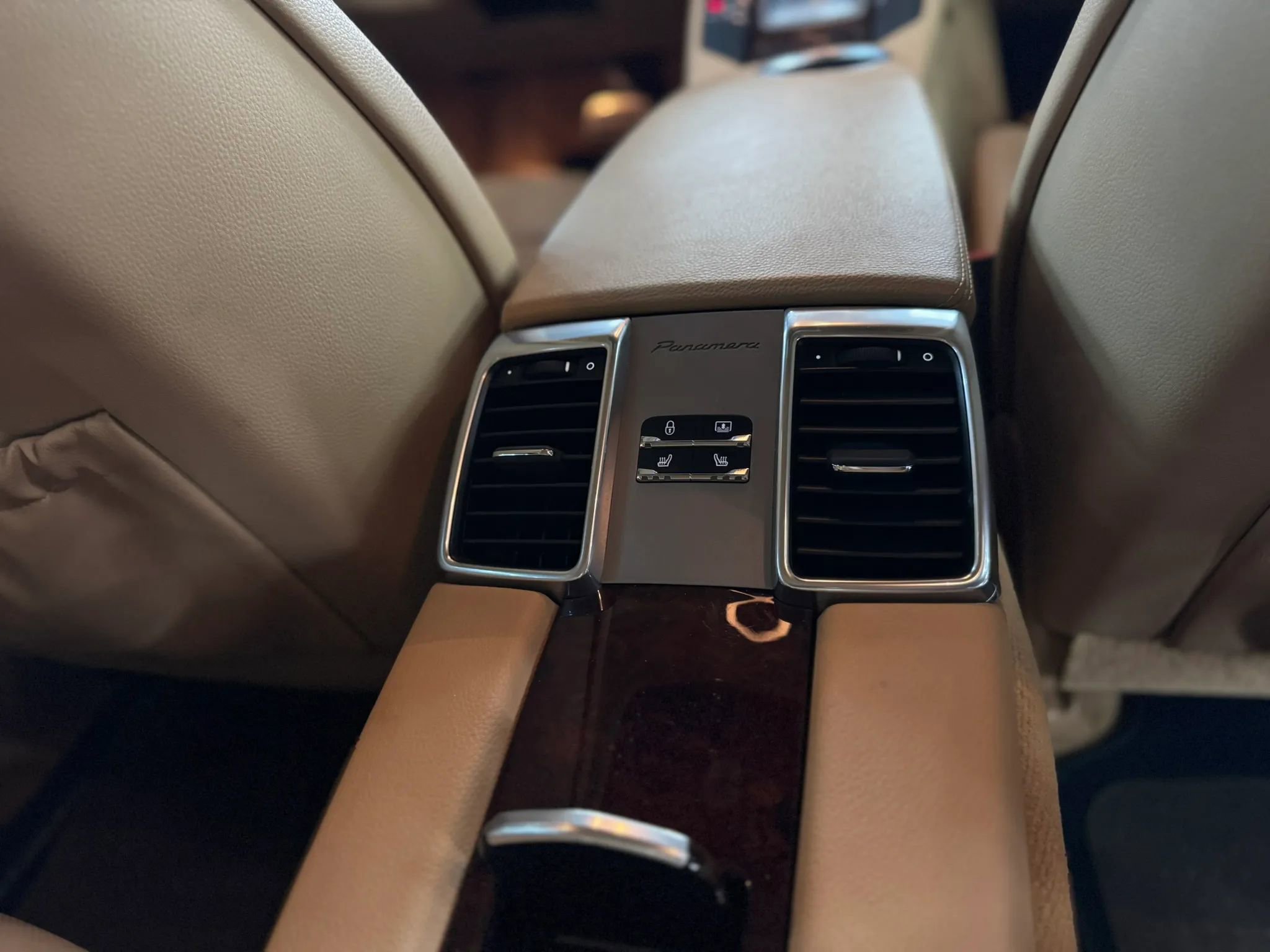 Used 2013 Porsche Panamera 4 Platinum Edition image 26