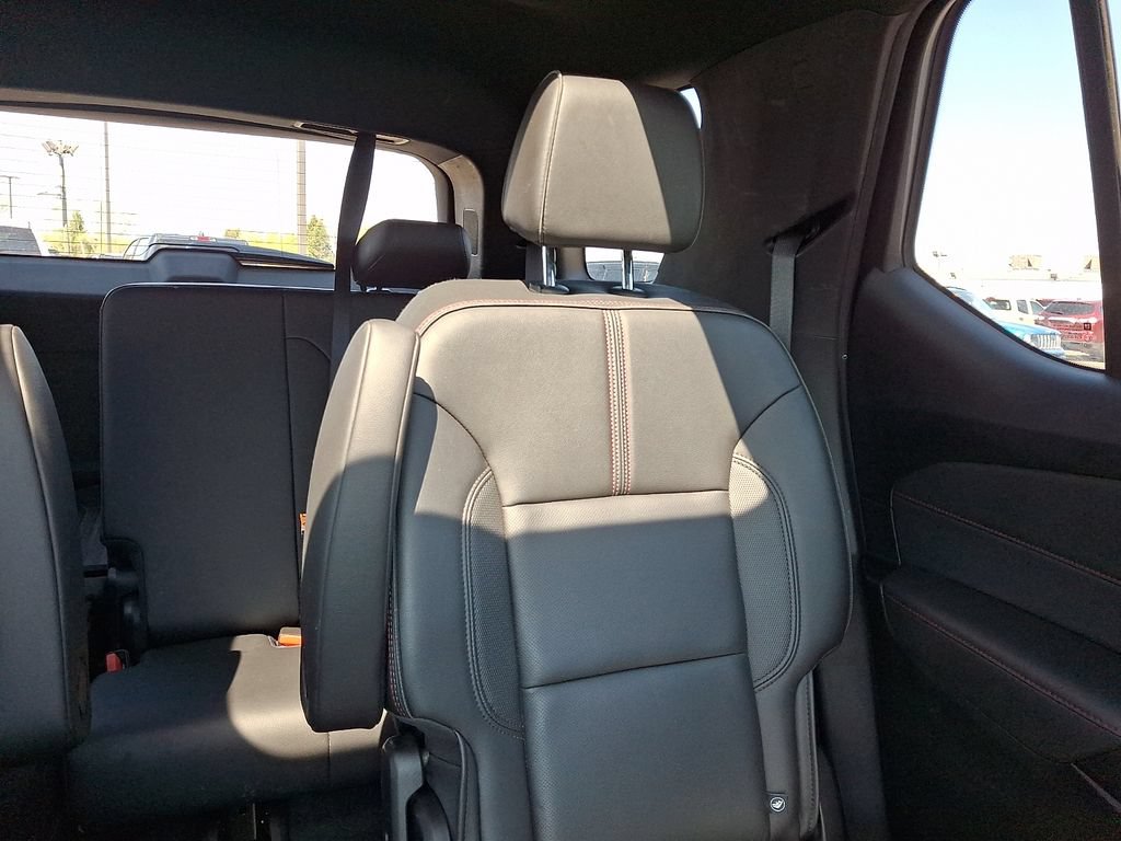 Used 2023 Chevrolet Traverse RS AWD/4WD image 21