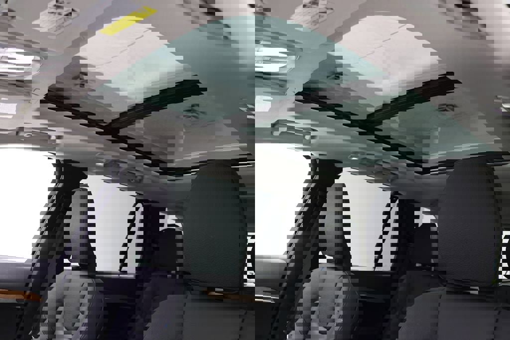 Used 2024 Volvo XC90 T8 Plus w/ Protection Package Premier image 14