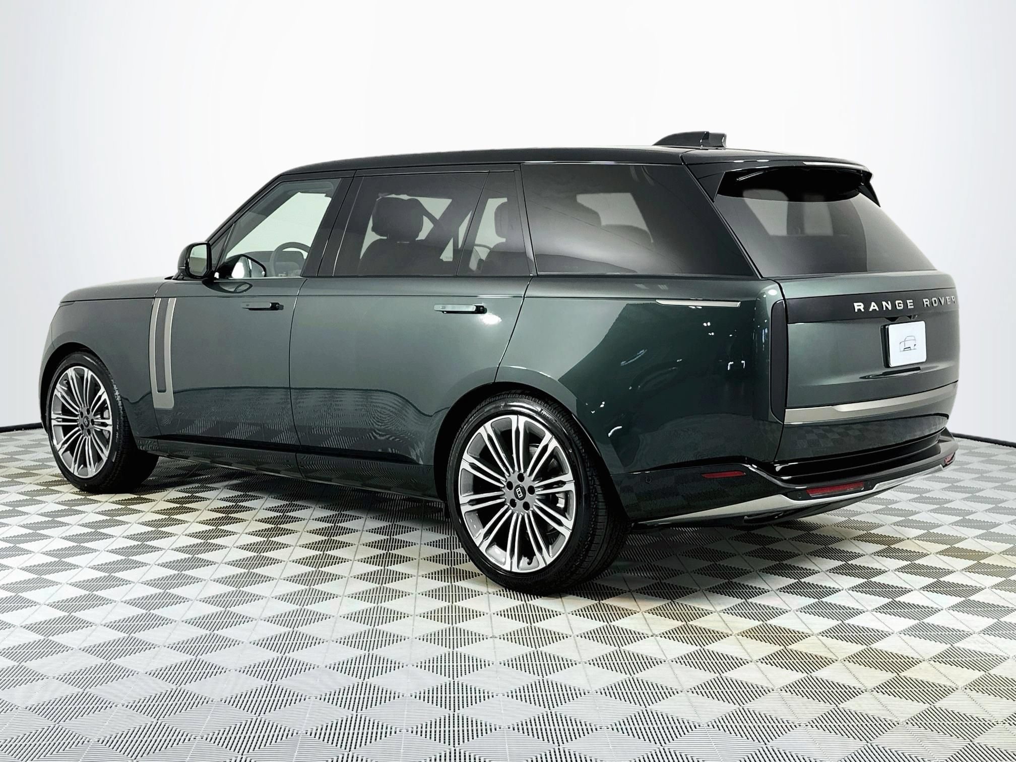 New 2027 Land Rover Range Rover Long Wheelbase SE AWD/4WD image 7