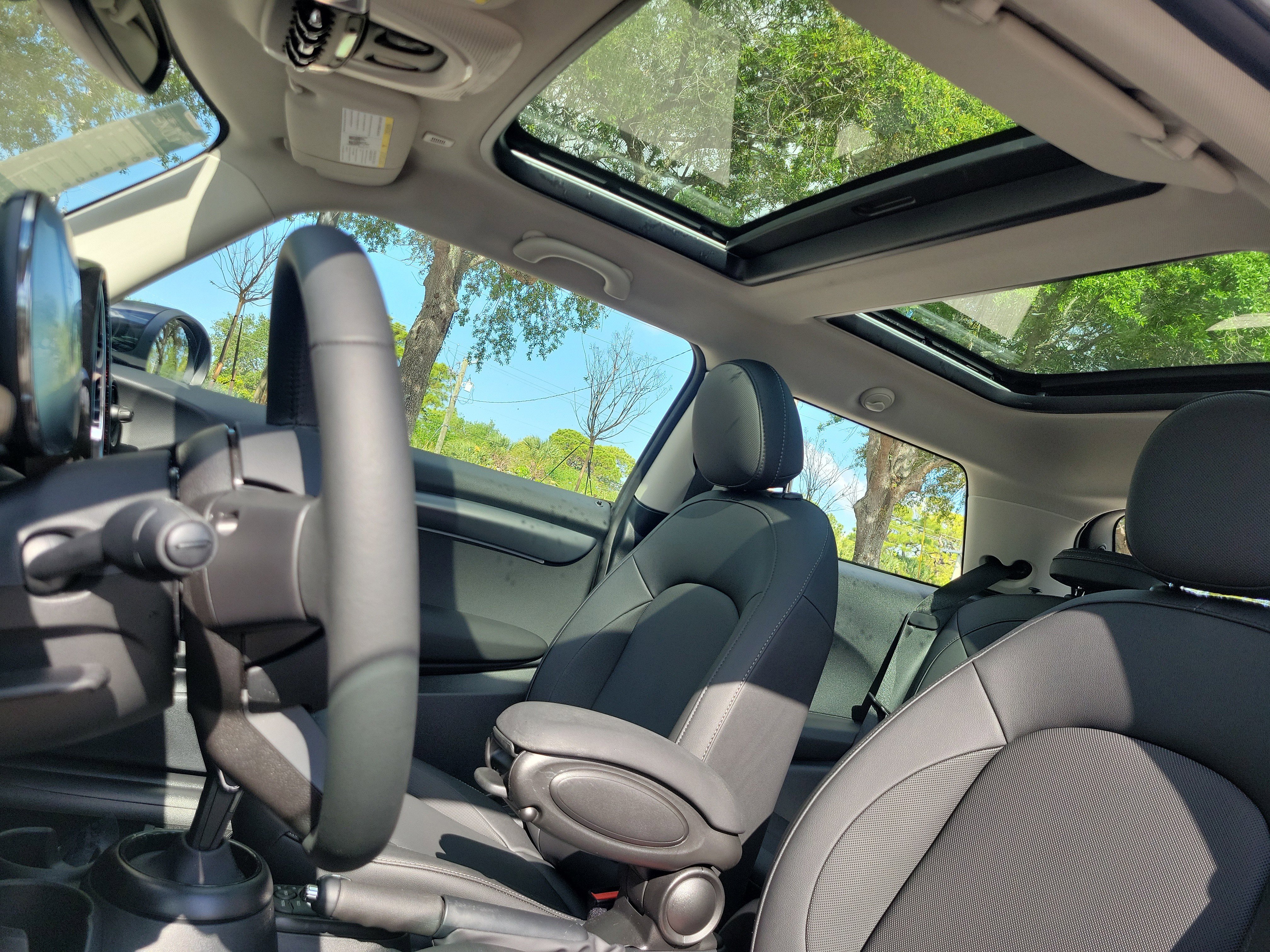 Used 2024 MINI Cooper 2-Door Hardtop image 16