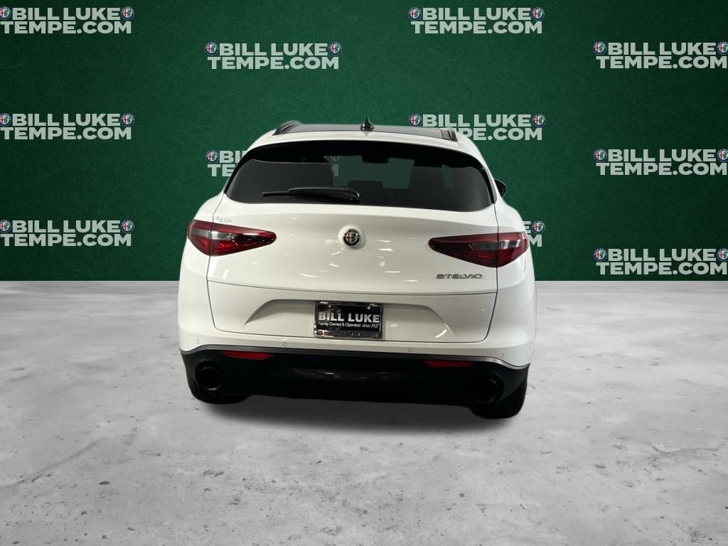 Used 2023 Alfa Romeo Stelvio Sprint image 8