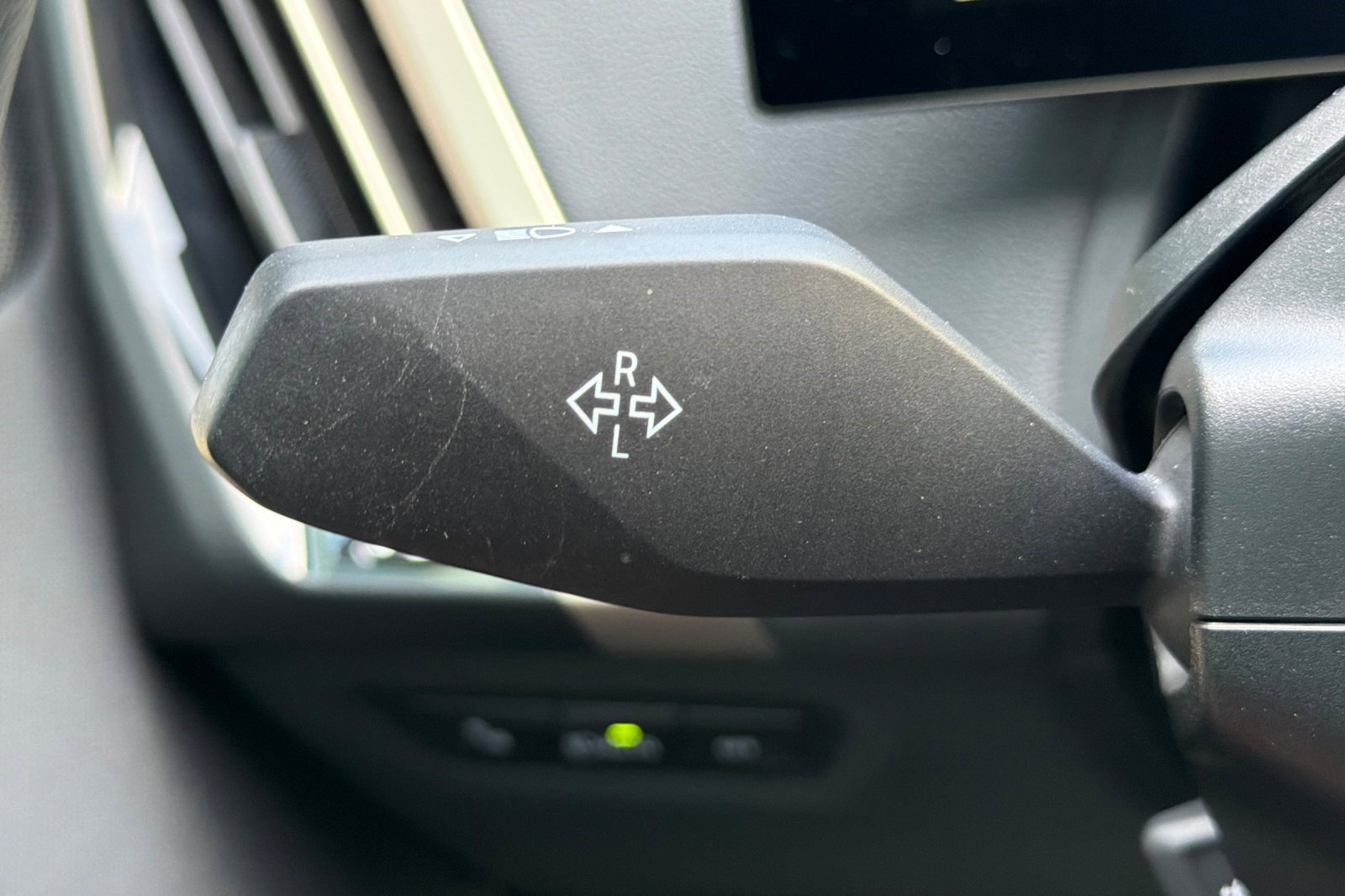 Certified 2024 BMW iX xDrive50 w/ Premium Package image 34