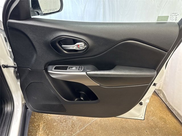 Used 2021 Jeep Cherokee Latitude Lux w/ Sun & Sound Group image 27