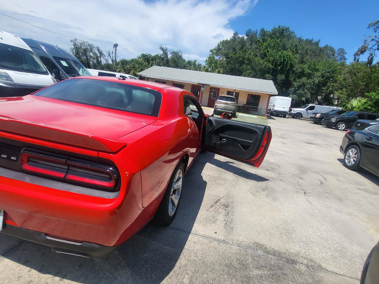 Used 2020 Dodge Challenger SXT RWD image 32