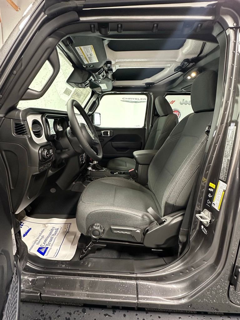 New 2025 Jeep Gladiator Sport AWD/4WD image 10
