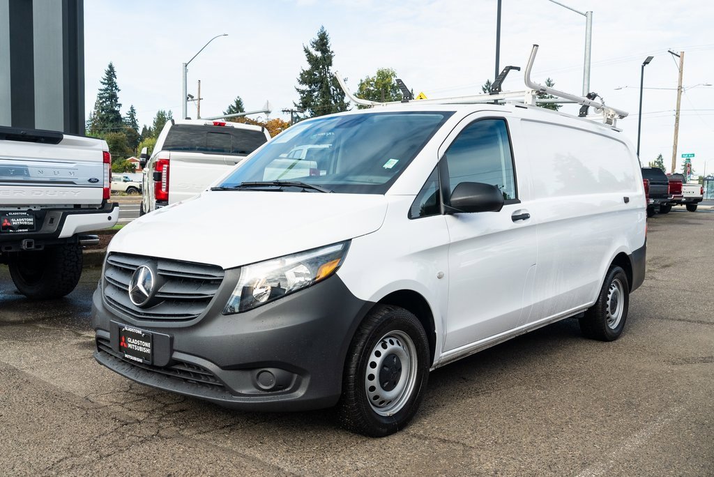 Used 2023 Mercedes-Benz Metris image 3