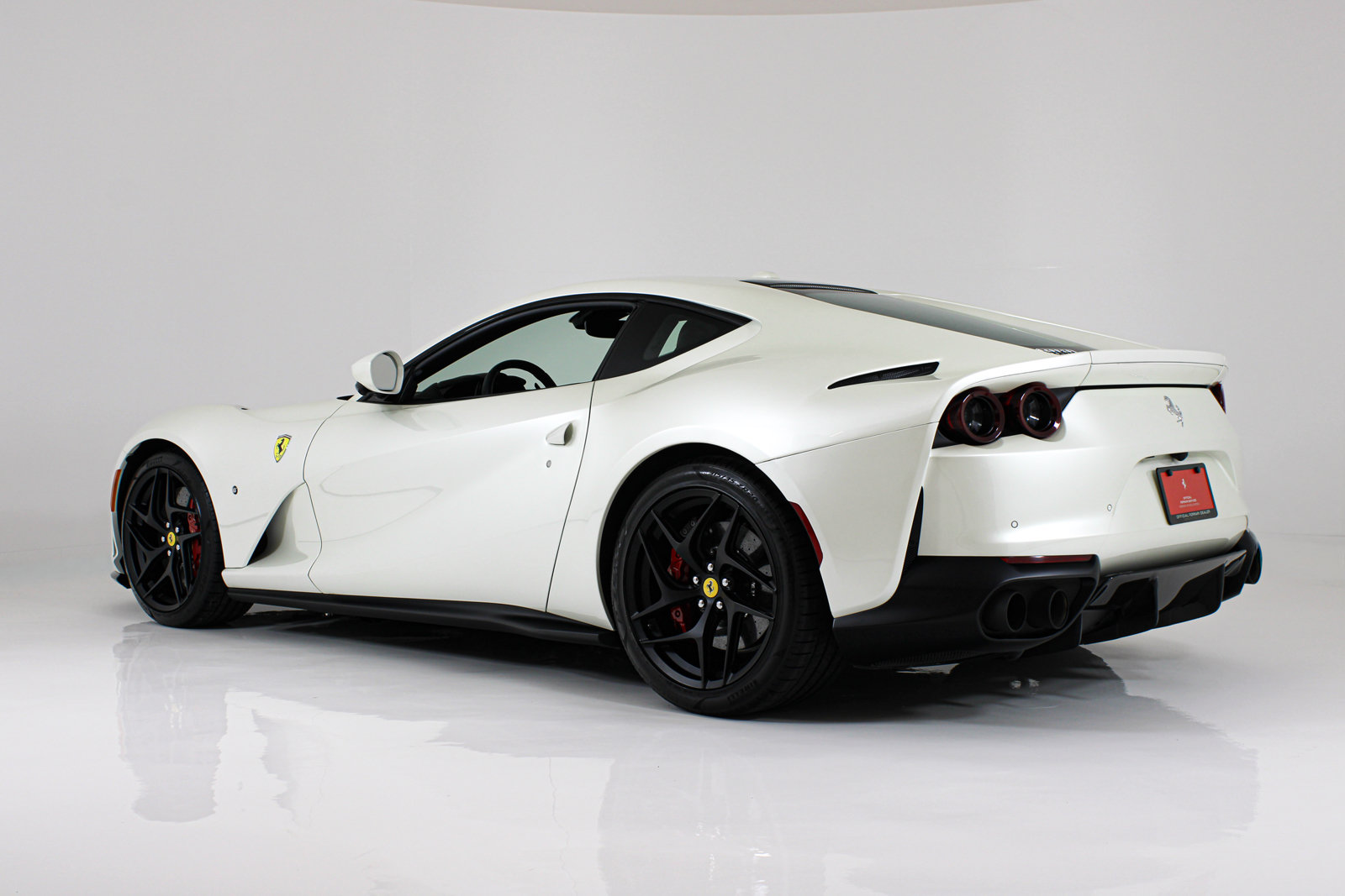 Used 2020 Ferrari 812 Superfast RWD image 5