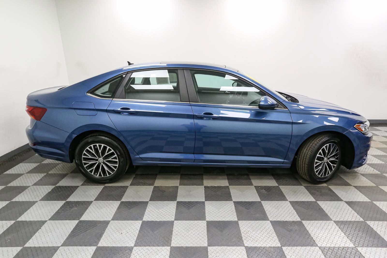 Certified 2019 Volkswagen Jetta SE image 9