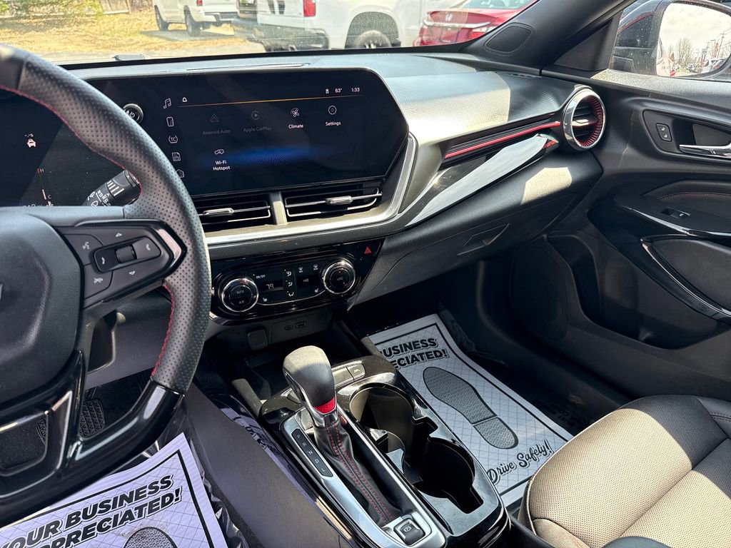 Used 2024 Chevrolet Trax RS w/ Sunroof Package image 24