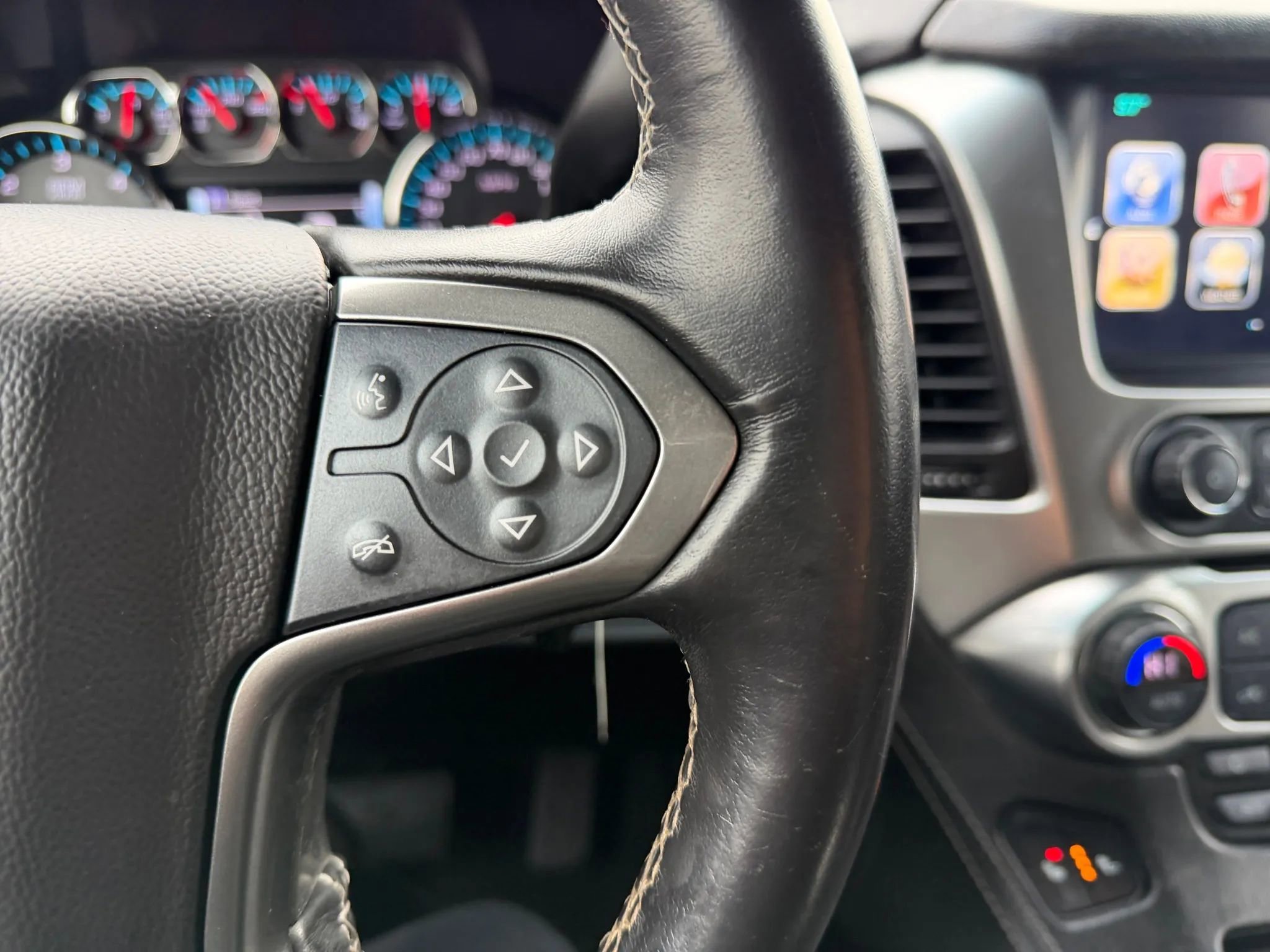 Used 2019 Chevrolet Suburban LT AWD/4WD image 33
