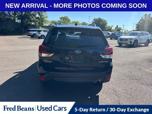 Used 2019 Subaru Forester Premium w/ All-Weather Package AWD/4WD image 6