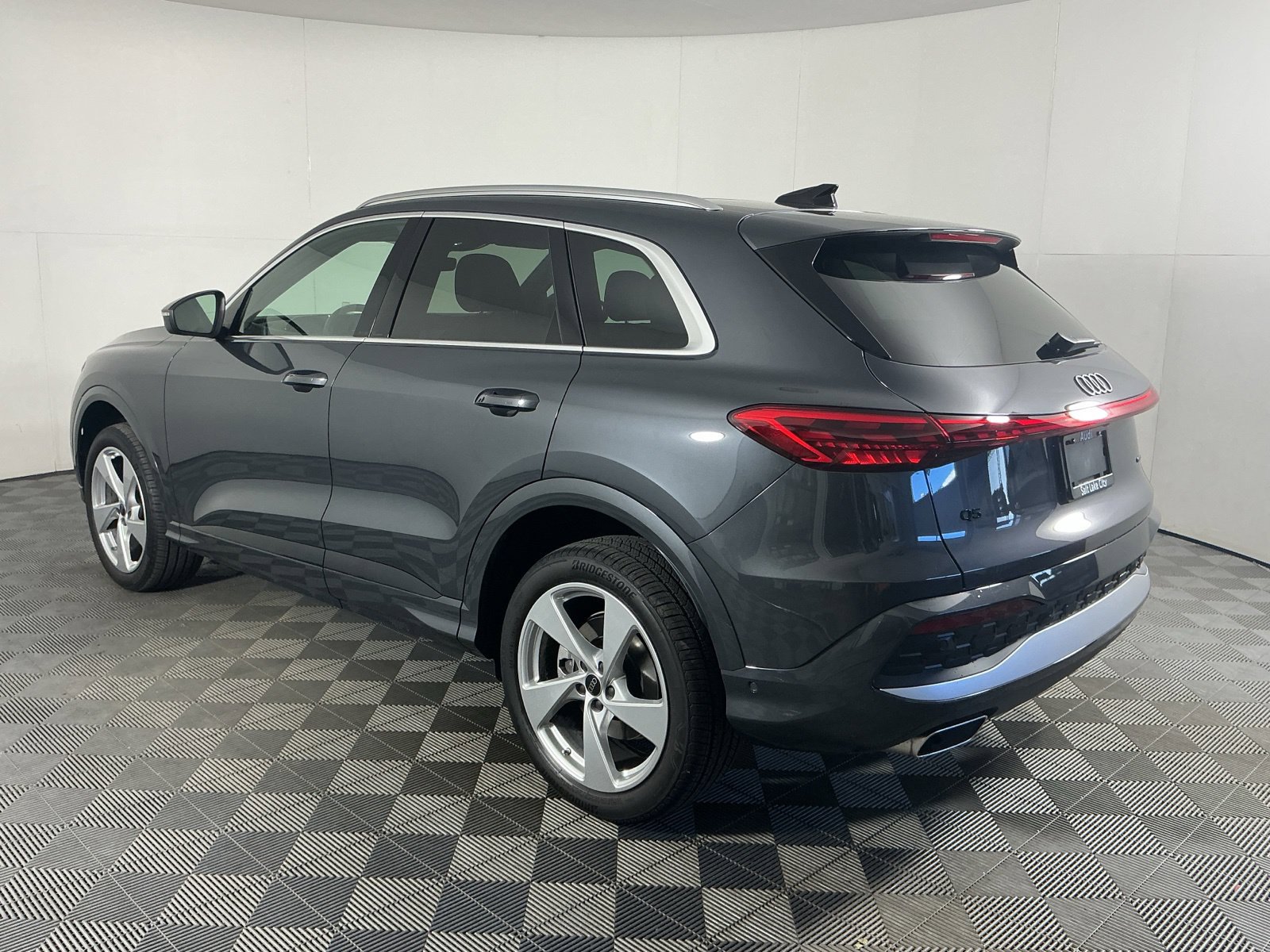 Used 2025 Audi Q5 Premium Plus AWD/4WD image 5