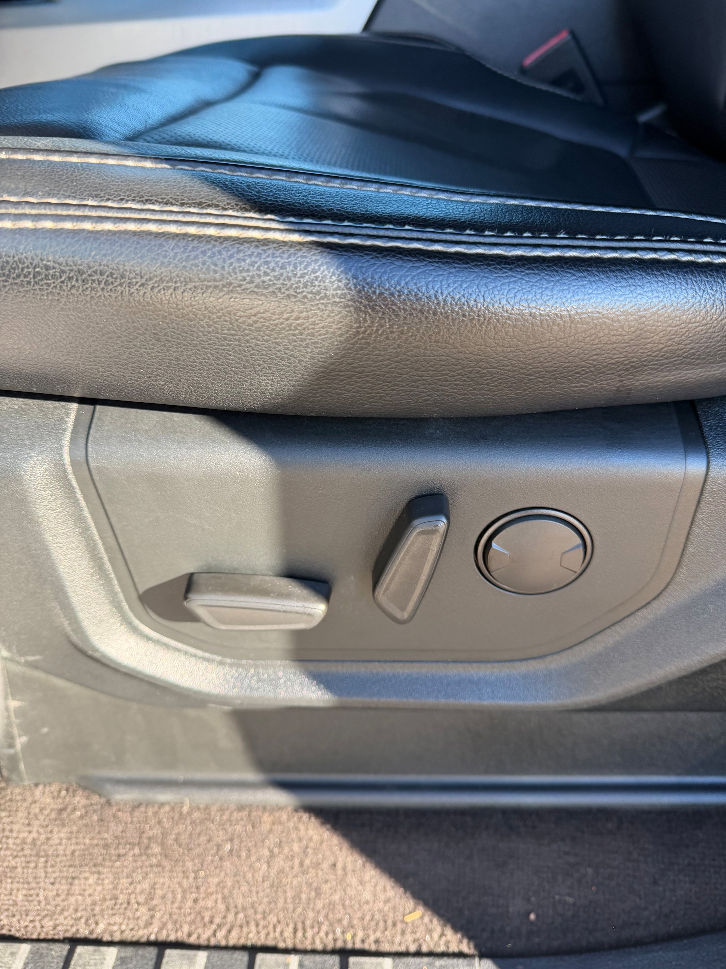 Used 2020 Ford F150 Lariat image 16
