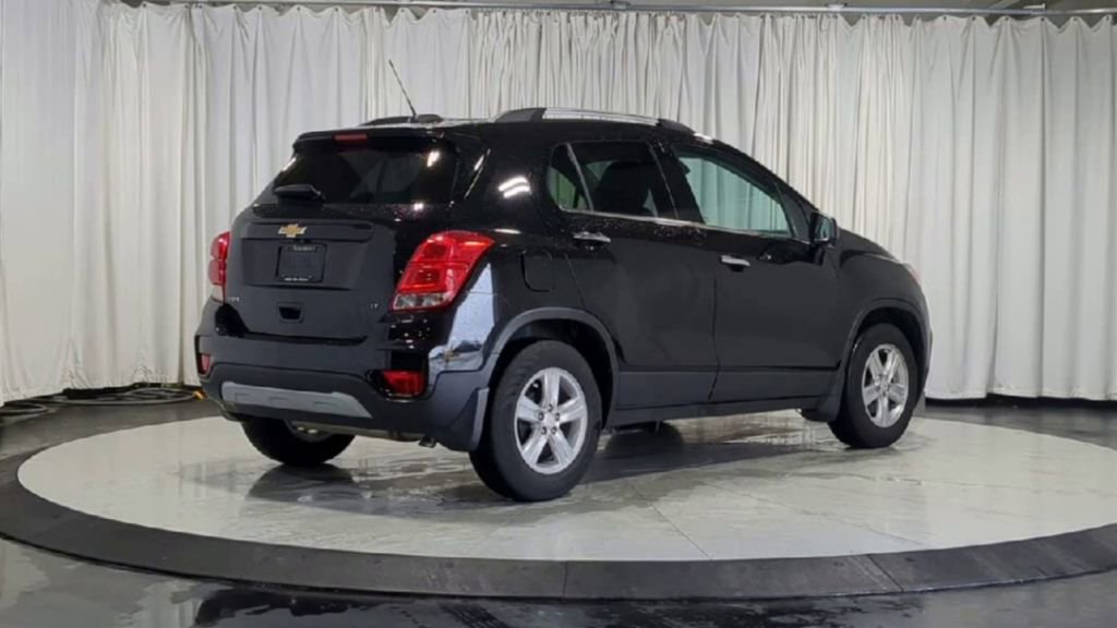 Used 2020 Chevrolet Trax LT w/ LT Convenience Package image 10