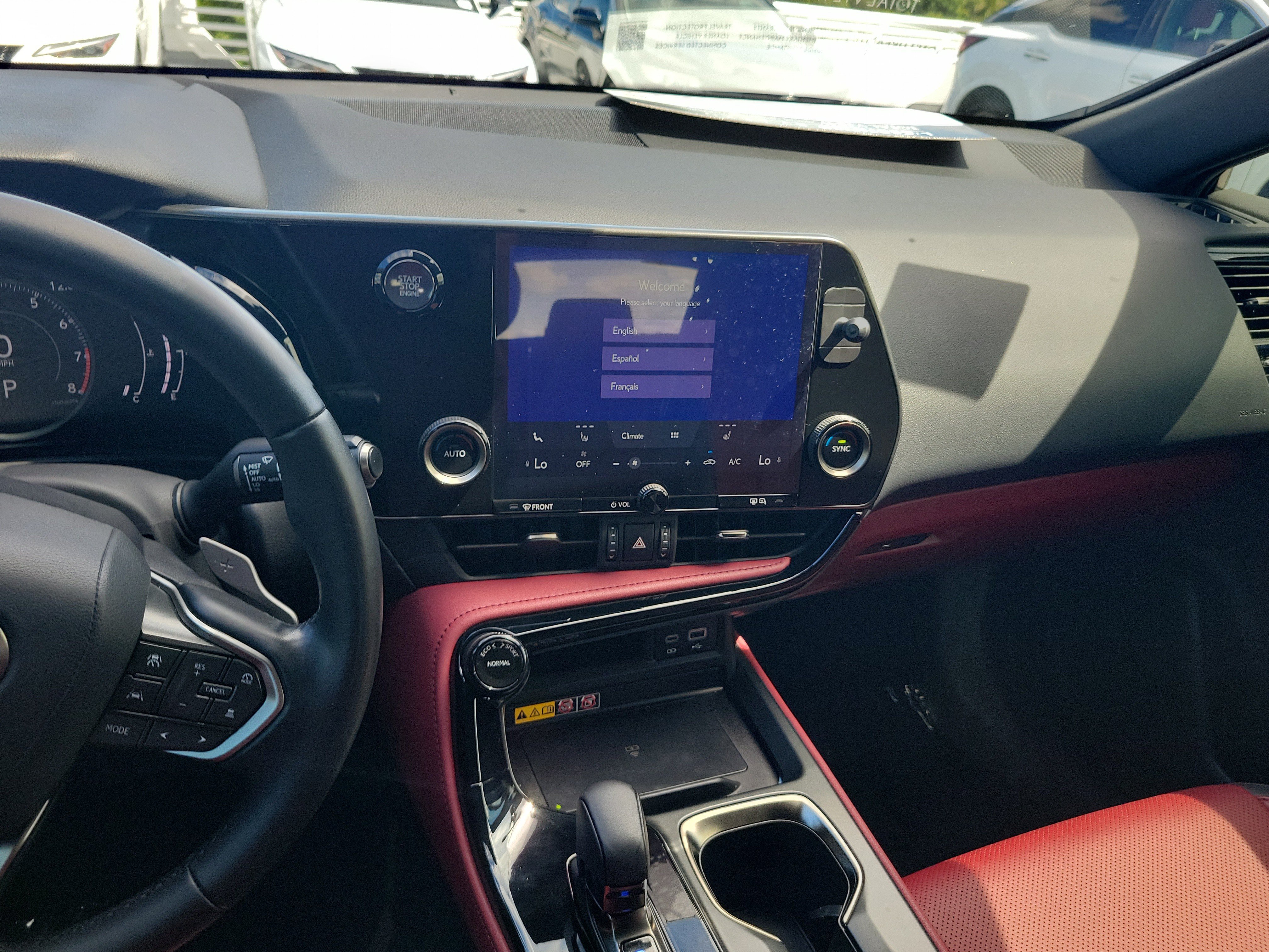 Used 2025 Lexus NX 250 FWD w/ Towing Package (2000 Lbs) image 17