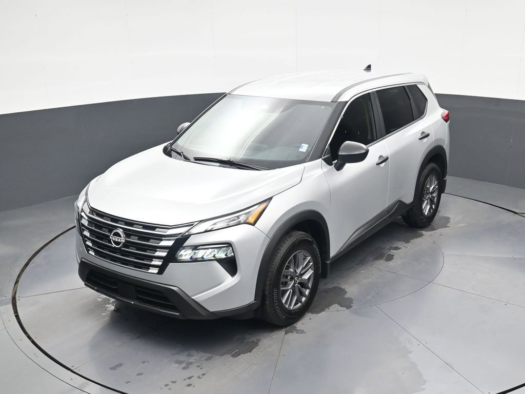 Used 2025 Nissan Rogue S FWD image 25