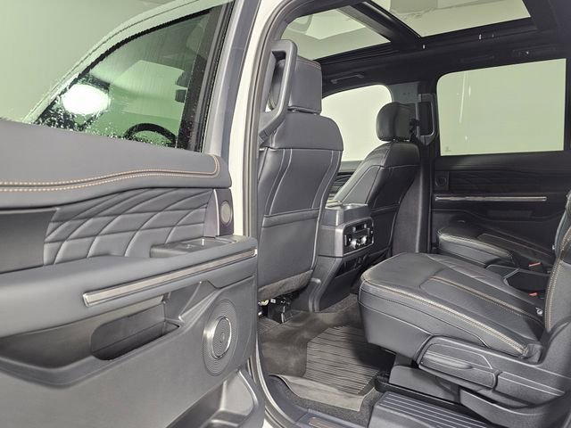 Used 2024 Ford Expedition Max Platinum image 18