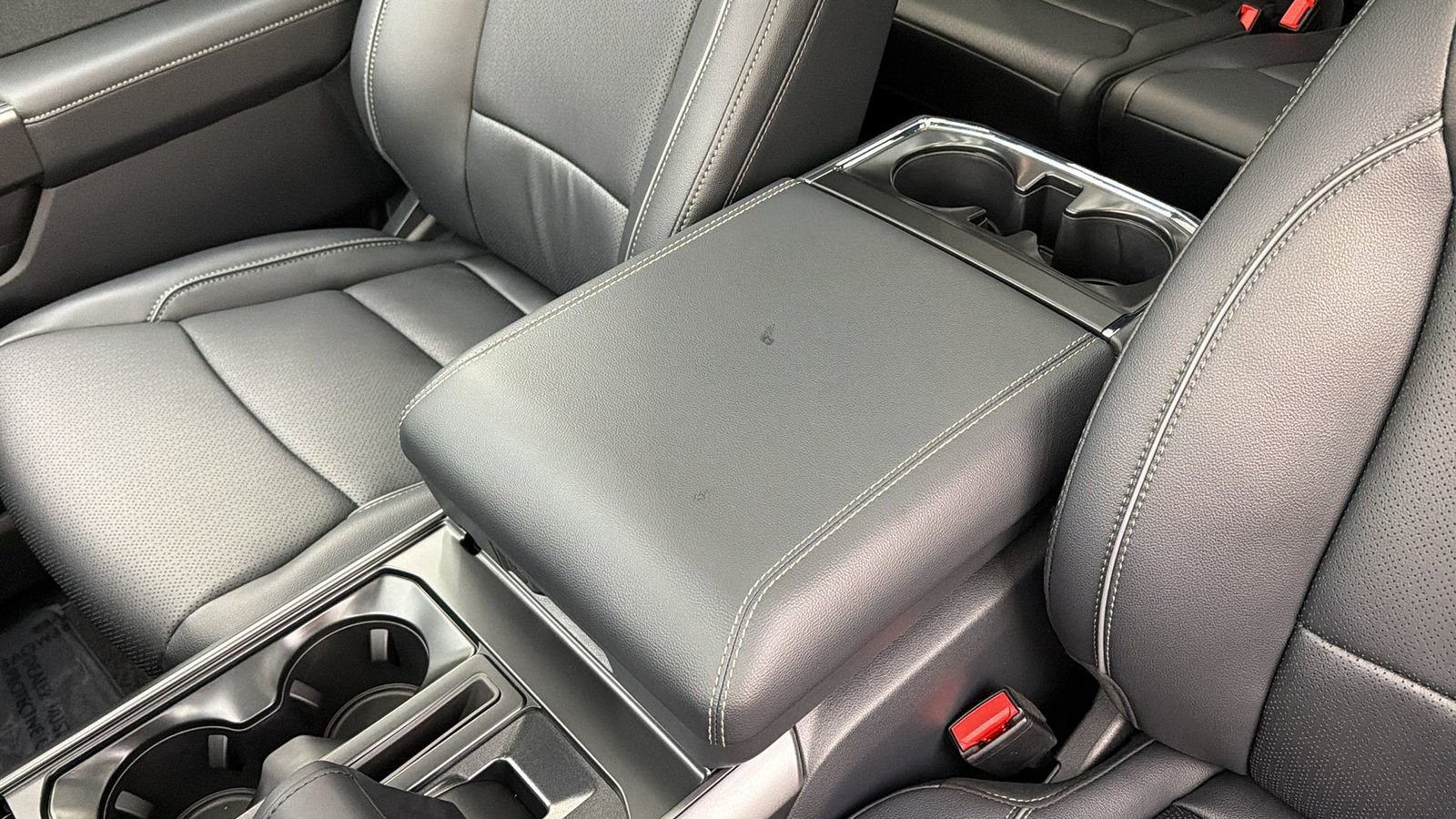Used 2025 Ford F150 Lariat AWD/4WD image 25