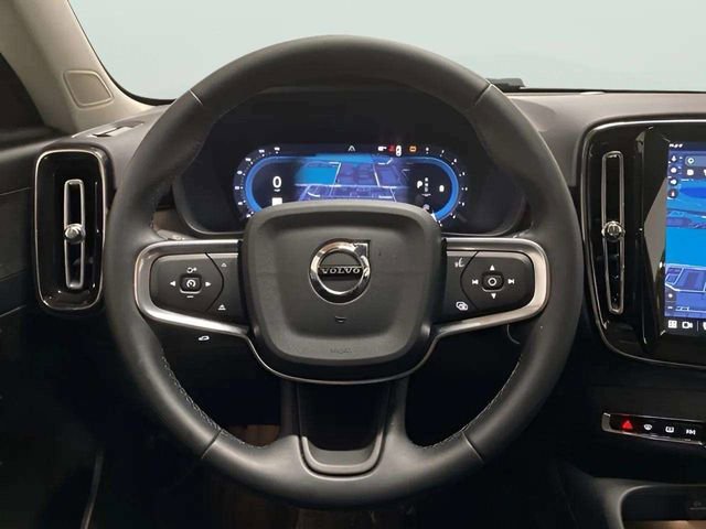 Used 2025 Volvo XC40 B5 Plus AWD/4WD image 23
