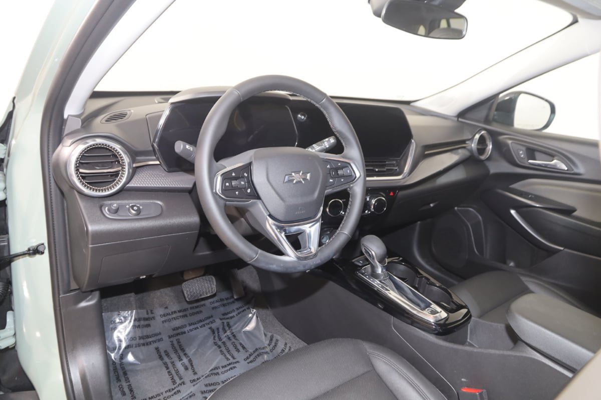 Used 2026 Chevrolet Trax ACTIV w/ Driver Confidence Package FWD image 22