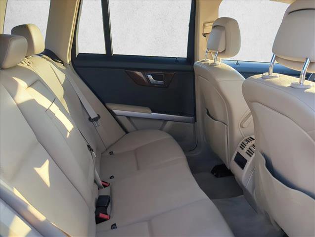 Used 2010 Mercedes-Benz GLK 350 4MATIC image 22