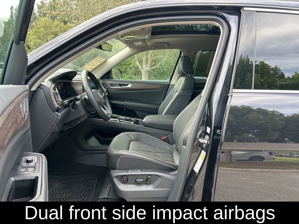 Used 2025 Volkswagen Atlas SEL Premium R-Line image 15