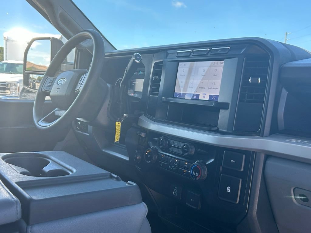Used 2024 Ford F550 2WD Regular Cab Super Duty image 21