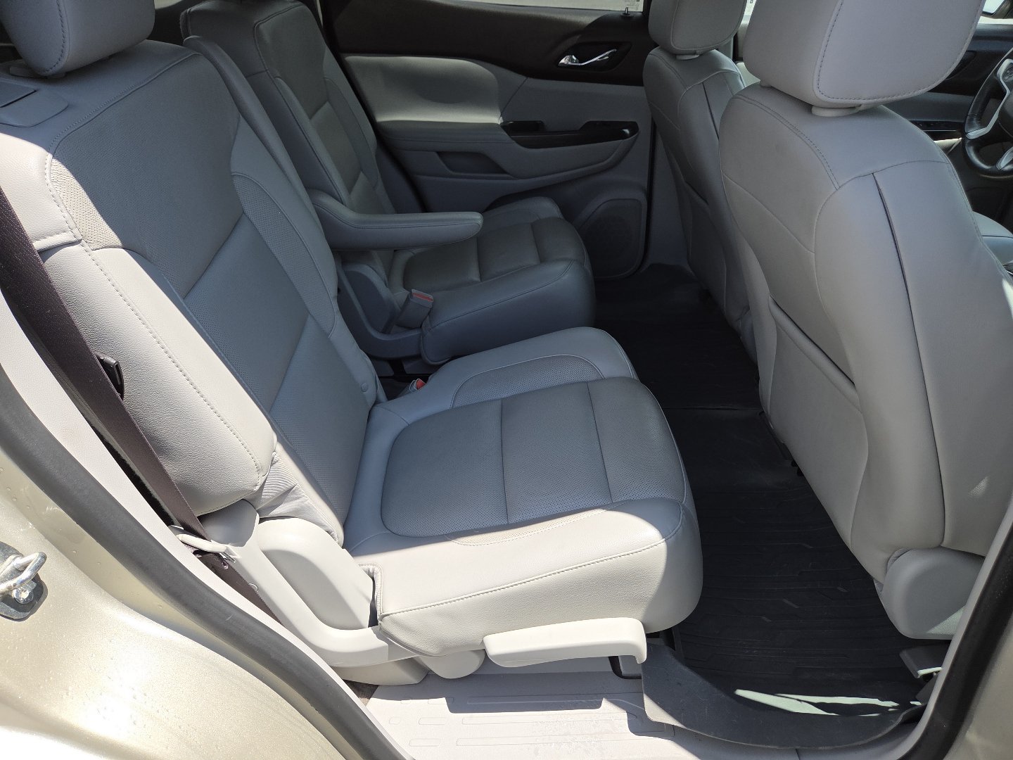 Used 2017 GMC Acadia SLT FWD image 23