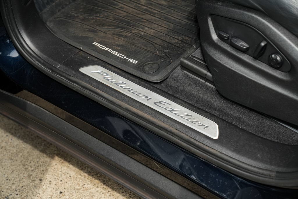 Certified 2023 Porsche Cayenne Platinum Edition AWD/4WD image 19