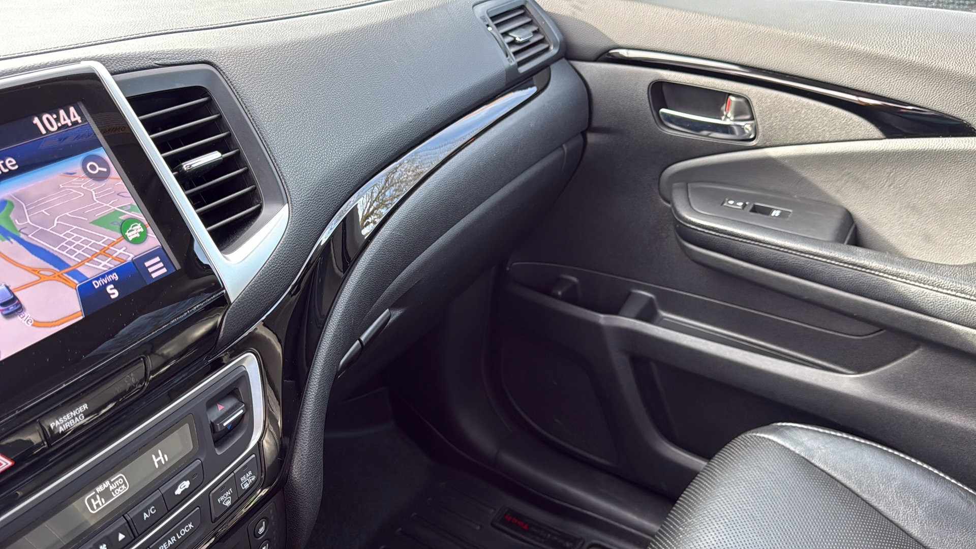 Used 2017 Honda Pilot Elite image 25