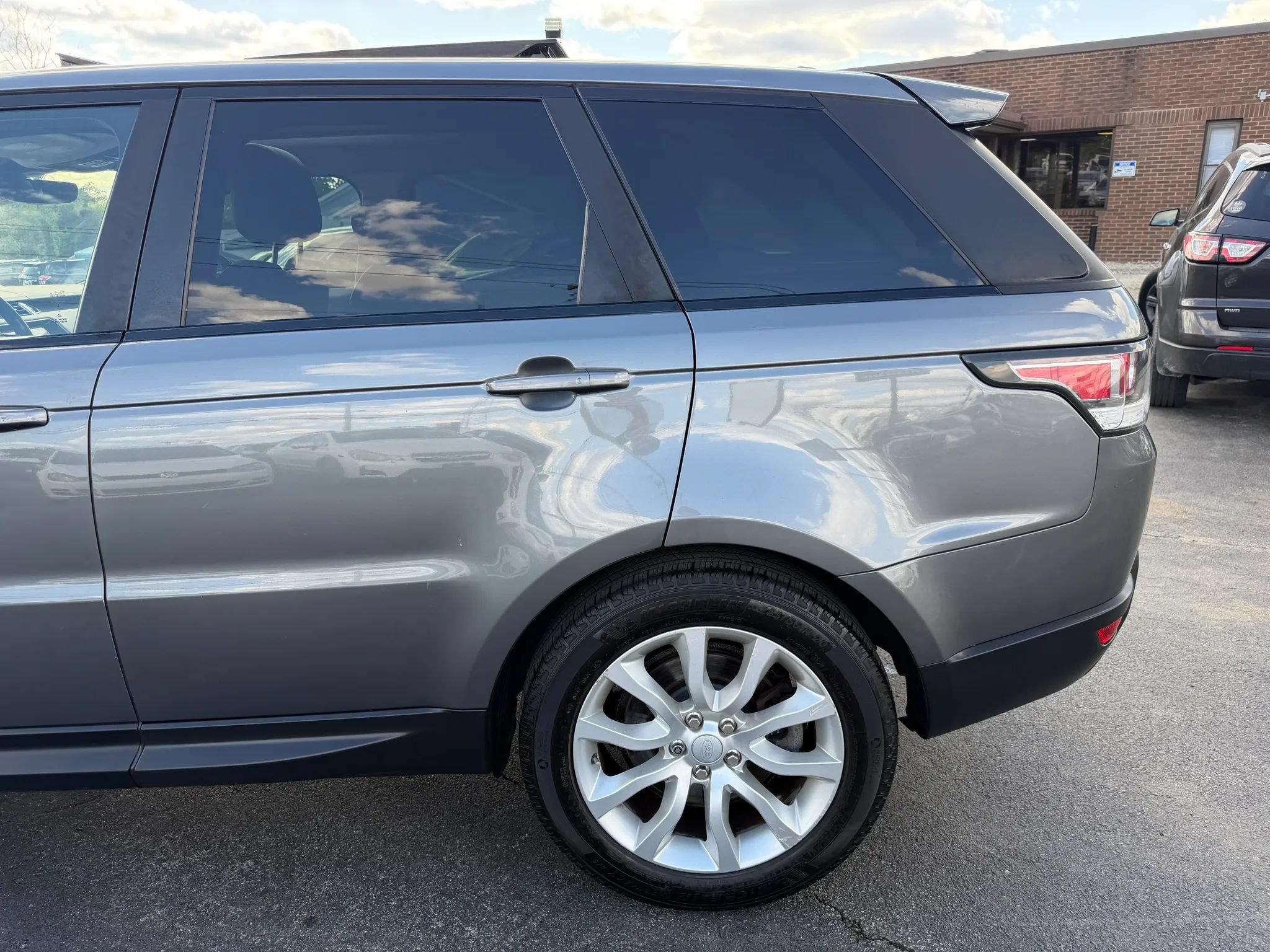 Used 2017 Land Rover Range Rover Sport HSE AWD/4WD image 50