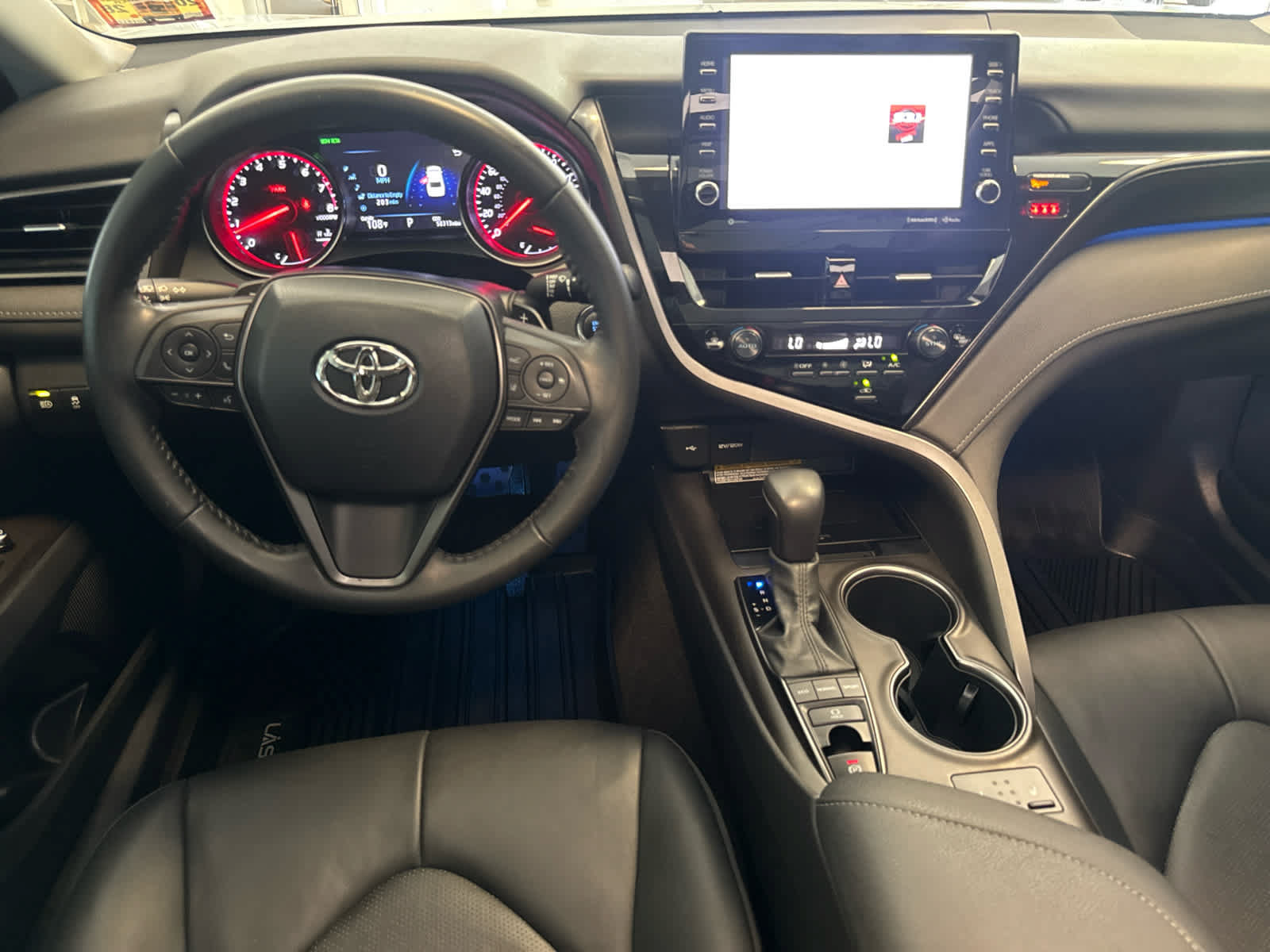 Used 2021 Toyota Camry XSE FWD image 12