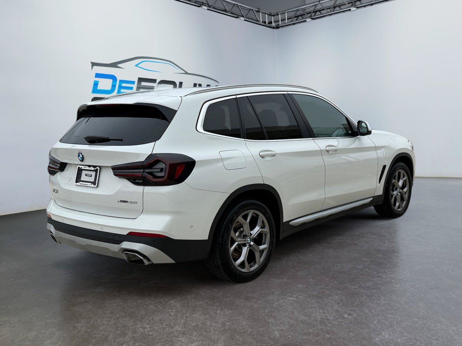 Used 2023 BMW X3 xDrive30i w/ Premium Package w/ZPA AWD/4WD image 3