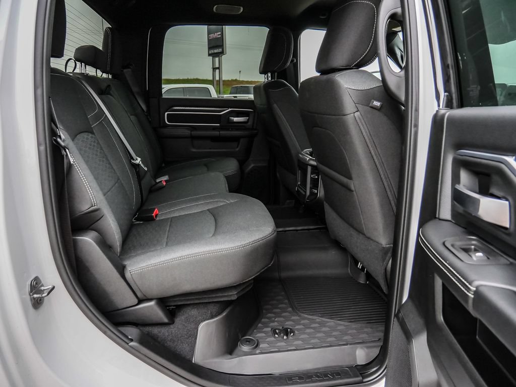 New 2026 RAM 3500 Big Horn AWD/4WD image 24