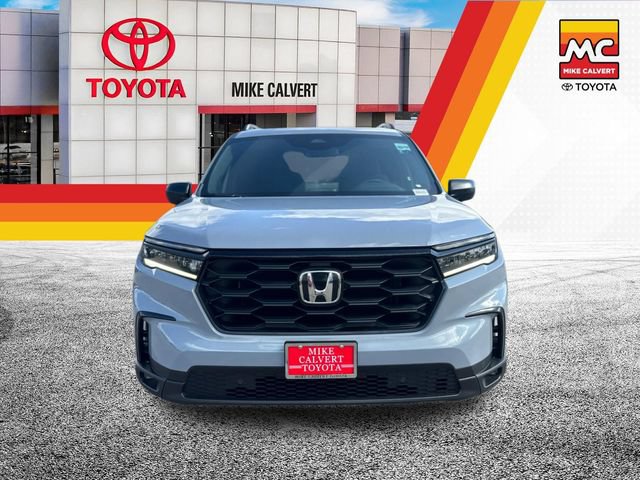 Used 2025 Honda Pilot Sport image 8