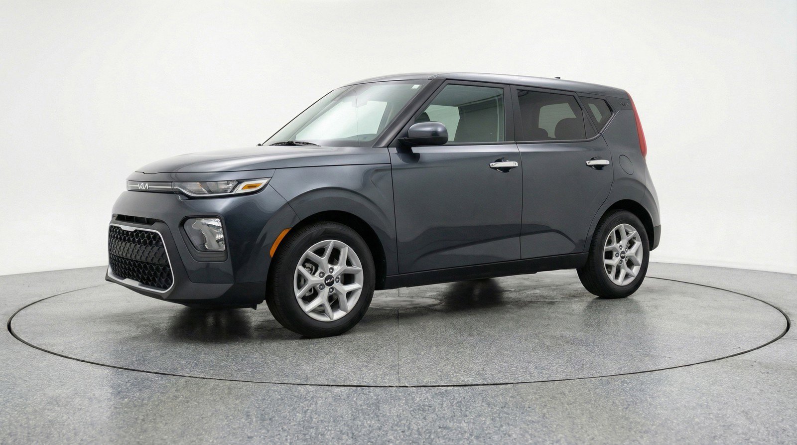 Used 2025 Kia Soul LX w/ LX Technology Package image 3