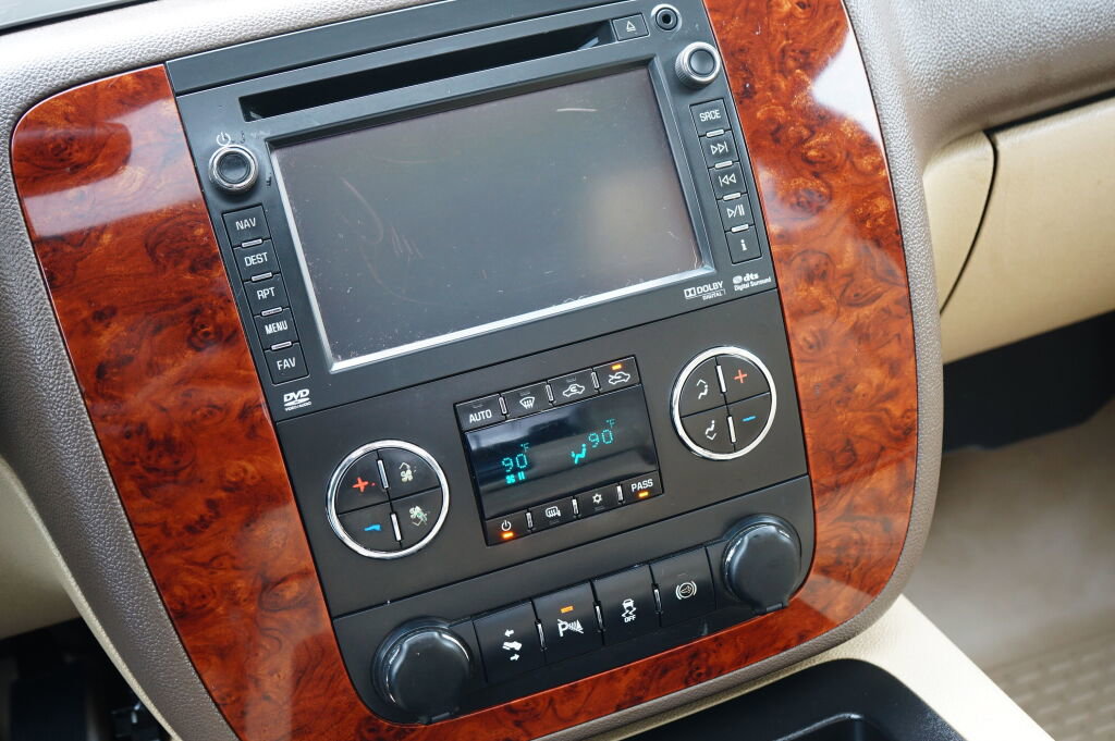 Used 2013 Chevrolet Silverado 3500 LTZ image 19